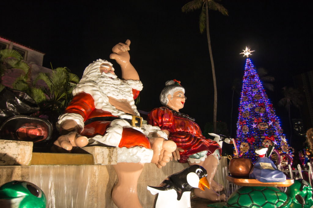 Święta Bożego Narodzenia na Hawajach - choinka przed ratuszem