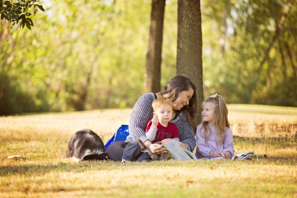 Au Pair z dziećmi w parku